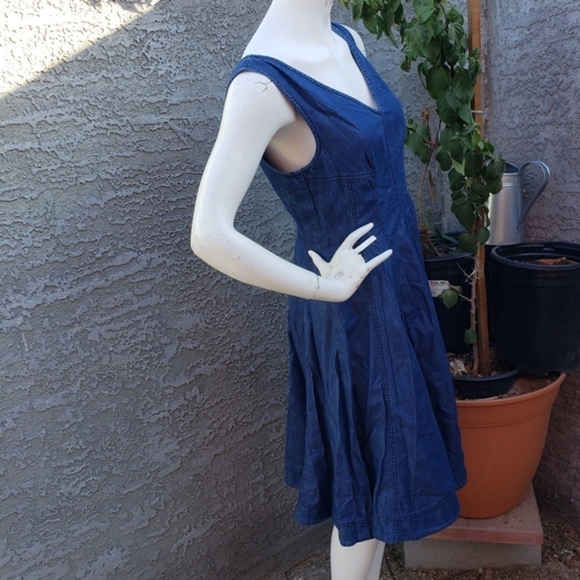 🕷🕷🪳🪲🌹Anthropologie Seamed Denim Dress WITH A BONUS BELT a value of $70 - Picture 4 of 10
